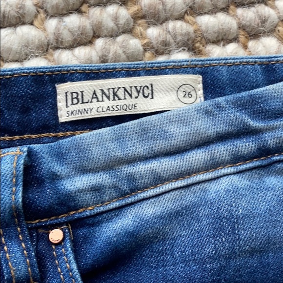 Blank NYC destructed jeans STYLE 60M-7001 Size 26 - Picture 5 of 5